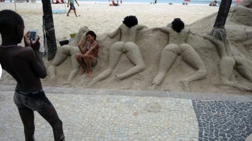 依照<em>女人</em>的<em>臀部</em>(背面)的沙雕巴西<em>最美</em>