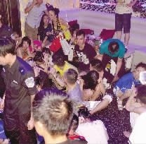 望城700平豪宅开派对 富豪包场自备美女毒品