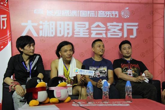 哑巴乐队:腼腆不爱说话的主唱用音乐表达认知