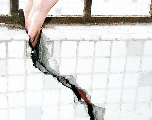 必须注意墙体开裂 细小裂缝隐患大 _大湘网_腾讯网