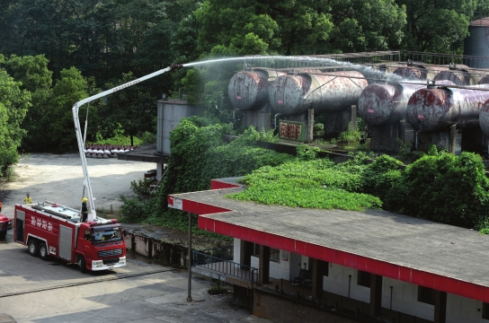 湘江演习原油泄漏引发爆炸 30分钟完成救援