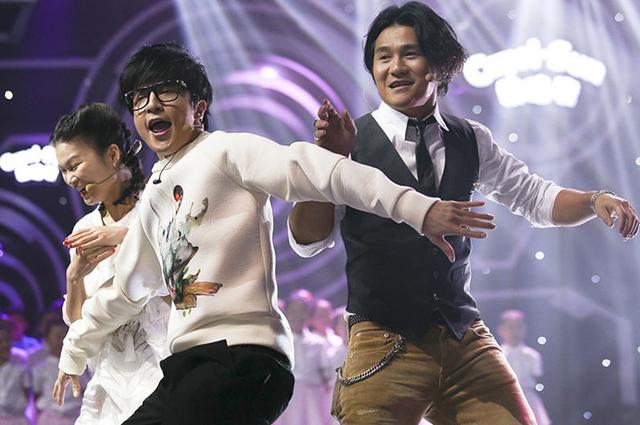 《中国新声代4》首播成绩惊艳 薛之谦利嘴PK