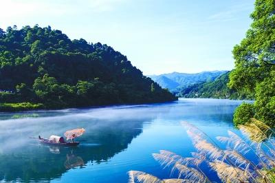 东江湖水污染形势严峻 郴州呼吁修法保护