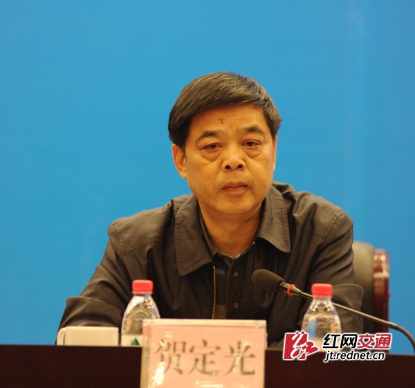 媒体通气会由湖南省高速公路管理局党委委员、新闻发言人贺定光主持。