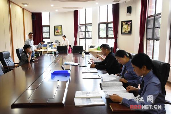 湘潭市多部门联合开展未成年人入园安全检查