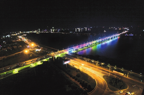 长沙四座大桥景观亮化工程完工 扮靓湘江夜景