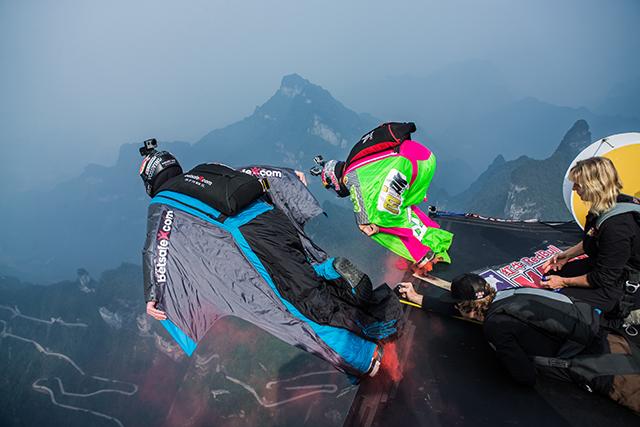 玩命竞速 第四届翼装飞行世锦赛10月16日天门山开幕_大湘网_腾讯网