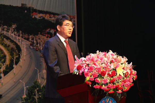 中共耒阳市委副书记,副市长刘革生作报告