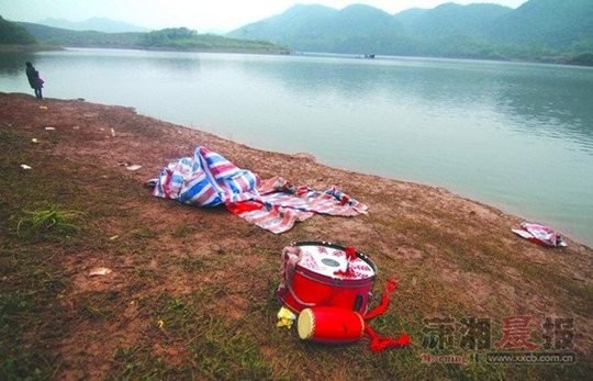 桃源腰鼓队接亲途中沉船 3人死亡3人失踪