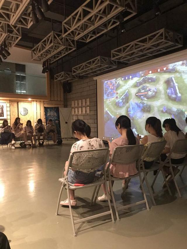 WUCG王者荣耀湖南预选赛:女大学生才是最终