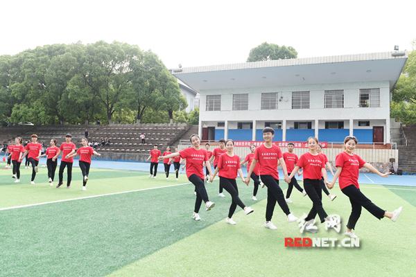 湖南科技学院:创意快闪让青春梦融入中国梦