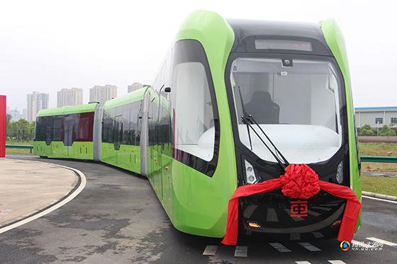 中国中车成功研发全球首列虚拟轨道列车或改变