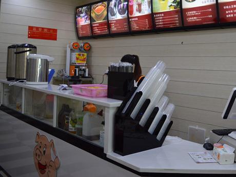 酷热不想开火做饭 吃完凉面填饱肚子