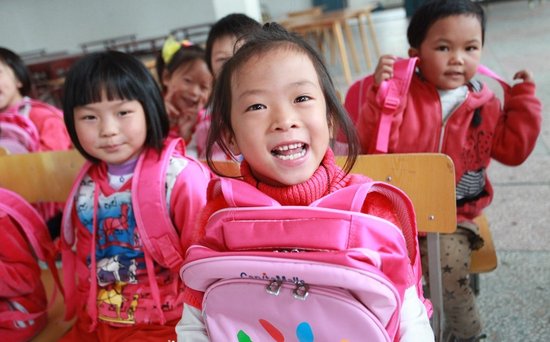 我的第一个书包大型公益活动走进湖南