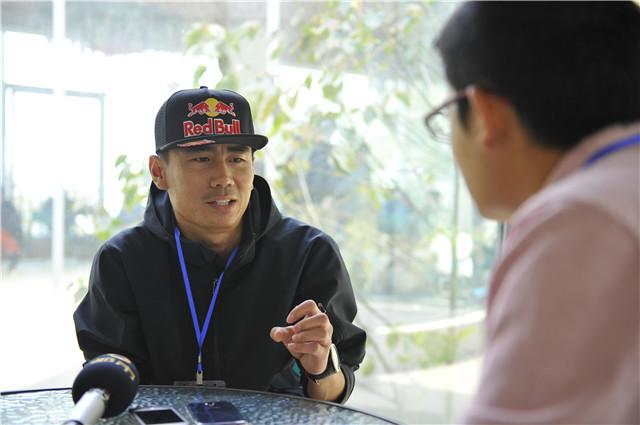 张树鹏世锦赛取经 中国翼装侠明年有望叩开"天门"