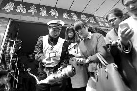 株洲“炸街”摩托车噪音扰民 交警一晚接警50次