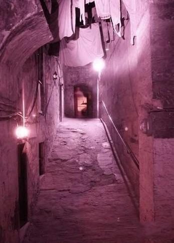 鬼怪神魔附体探秘全球最邪乎旅游地