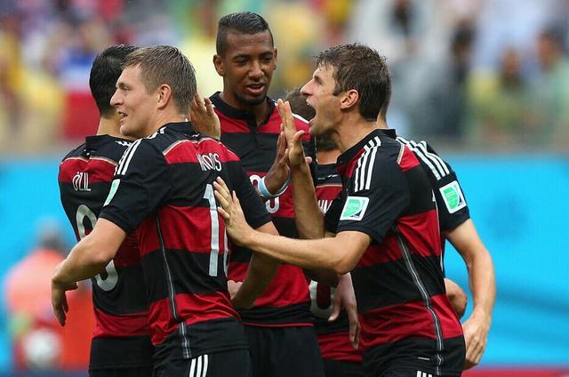 世界杯-德国1-0美国携手出线 穆勒世界波破门