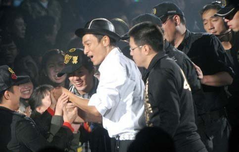 明星心酸做制片人:刘德华陪饭 杨幂蹲点找演员