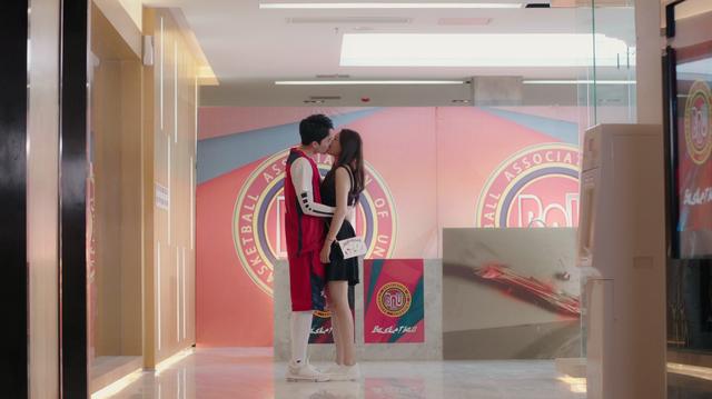 曹煜辰涂冰不舍离别 《热血狂篮》佟梦实受命成新队长