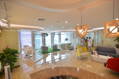 再也不怕泡泳池 一招成为真正的素颜美女