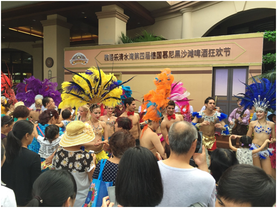 雅居樂清水灣第四屆德國(guó)慕尼黑沙灘啤酒狂歡節(jié)開幕 