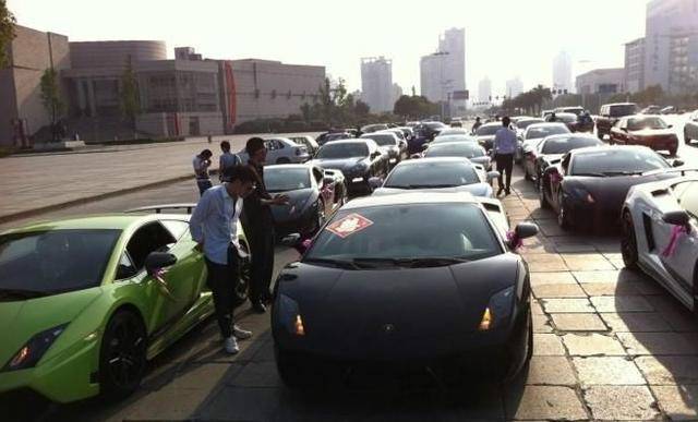 家庭年总收入_华西村年总收入(2)