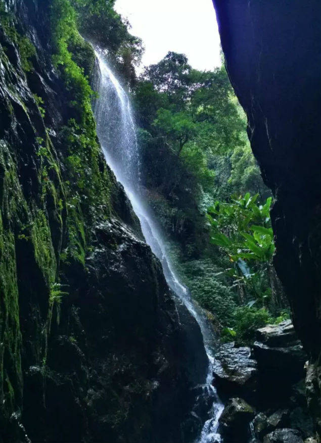 蕉岭一线天景色:自然形成冬暖夏凉的爽洁天然环境