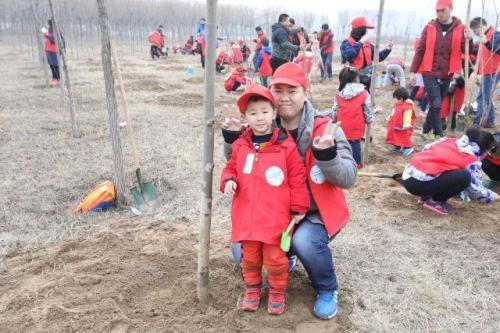 幸福生活+亲子植树季 永定河孔雀城第五届小镇风筝节