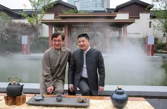 酷!成龙在泰禾南京院子上演十八般文艺