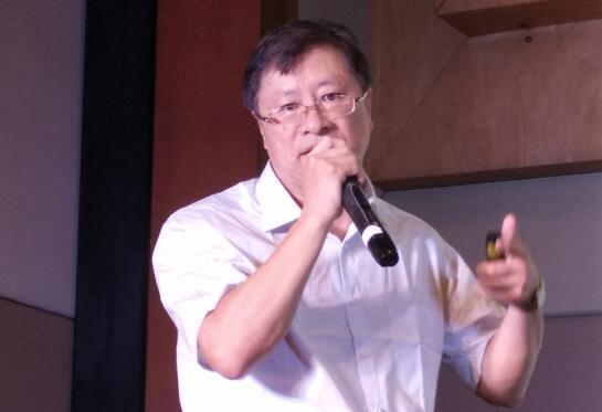 经开总裁周世义出席园区融合发展与智慧化高峰论坛