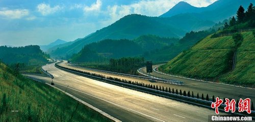 江西高速公路里程破3400公里 9178米特大桥似