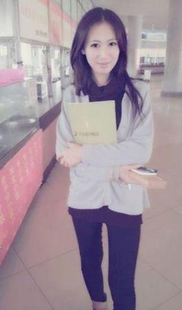 中国好学姐周玥PK湖南科大女神 清纯家居照大曝光