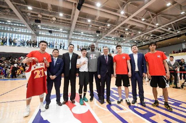 全球首座NBA中心天津武清開業(yè) 威爾金斯出席