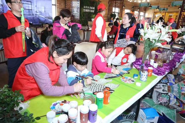 幸福生活+亲子时光全家共享 孔雀城第五届小镇风筝节