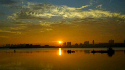 湖居豪宅时不待人 金湖听语再创佳话