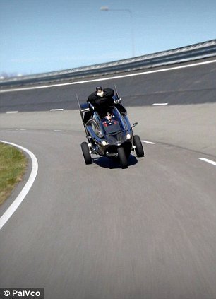 全球首款飞行摩托车问世 最高时速达180公里(图)_房产_腾讯网