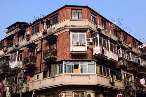 组图:上海宁波路异形老宅"薄如纸片"