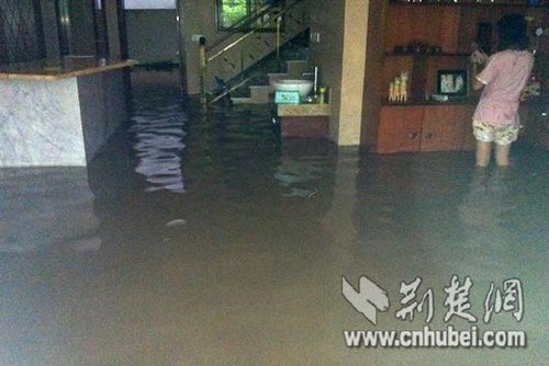 盘龙武汉城香山泳池解决变"别墅"3年未下雨别墅好吗丽舍宝安图片