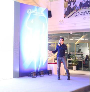 毛线团2018迎春年会 重温百万公里 温暖再出发