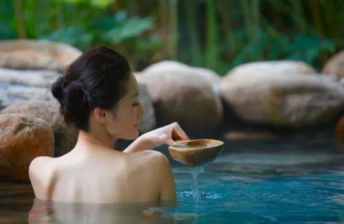 十二星座泡温泉 你是哪一个呢