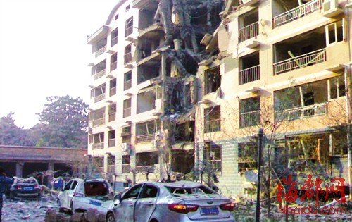 河北保定住宅楼发生爆炸 地下室到6层全炸裂