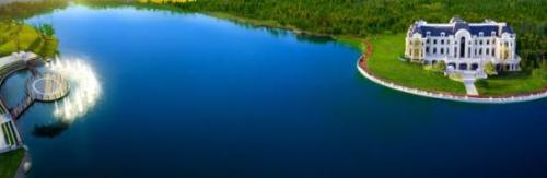 推窗即揽湖 信仰湖岸之光的庭院