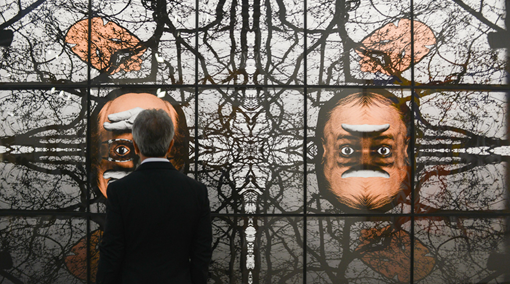 从纽约时代广场到外滩大屏 上海爱琴海诠释不