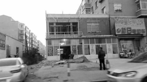 一楼砸掉承重墙 楼上居民心慌慌