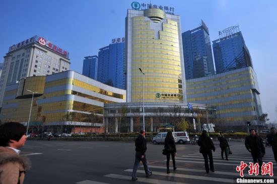 沈阳一建筑更换金色外观 被称土豪金大裤衩