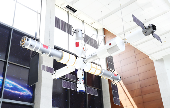 远洋集团工会主席、党委办公室主任顾捷表示,远洋集团今年的“远望国魂”系列活动,是远洋集团的特色主题党日活动。远洋党委与远洋工会通过这一“党建带工建”的创新活动形式,既接地气又有实效,让党的组织生活更富有活力,也更有助于激励远洋集团的党员们不忘初心、牢记使命,在新时代新形势下为国家发展、为企业发展发挥更大的作用。