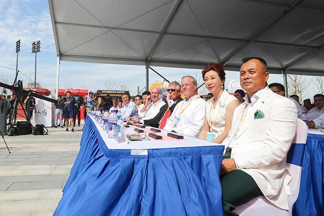 全球IP大集合，这才是世界级主题小镇的打开方式