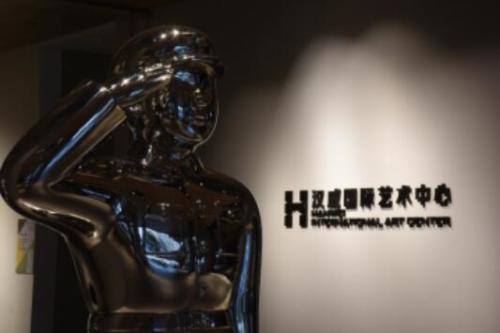 在艺术品上面办公是怎样的体验