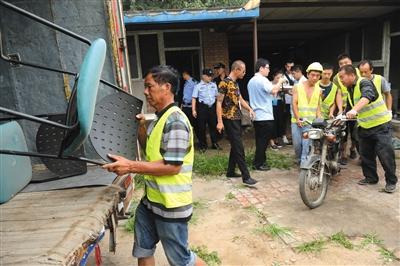 清理“钉子户” 林地建公园